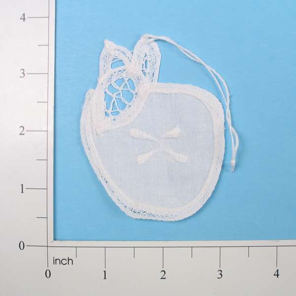 Apple Battenburg Applique/Patch - White Lace, Ribbon & Pearl Appliques
