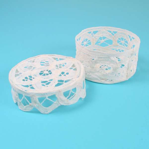 Battenburg Round Box - White - Medium Boxes & Containers