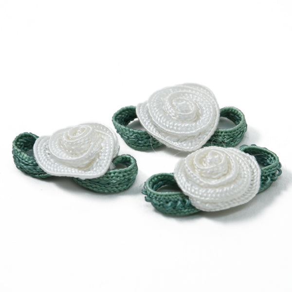 Rosette with Dark Green Leaves Pack of 3 White Appliques