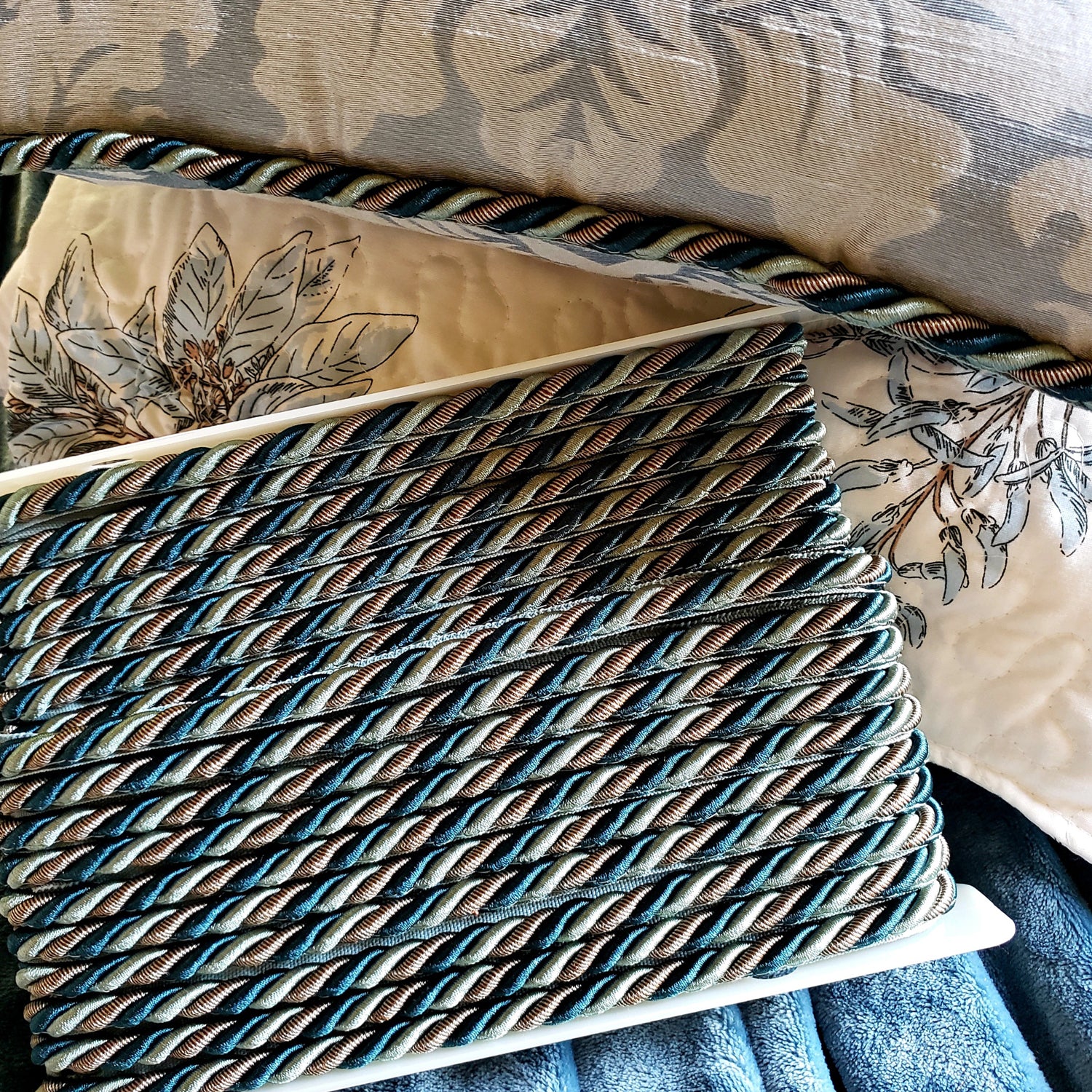 3/8" Conso Twisted Lip Cord Trim. 3/8" Cords & Lip Cords