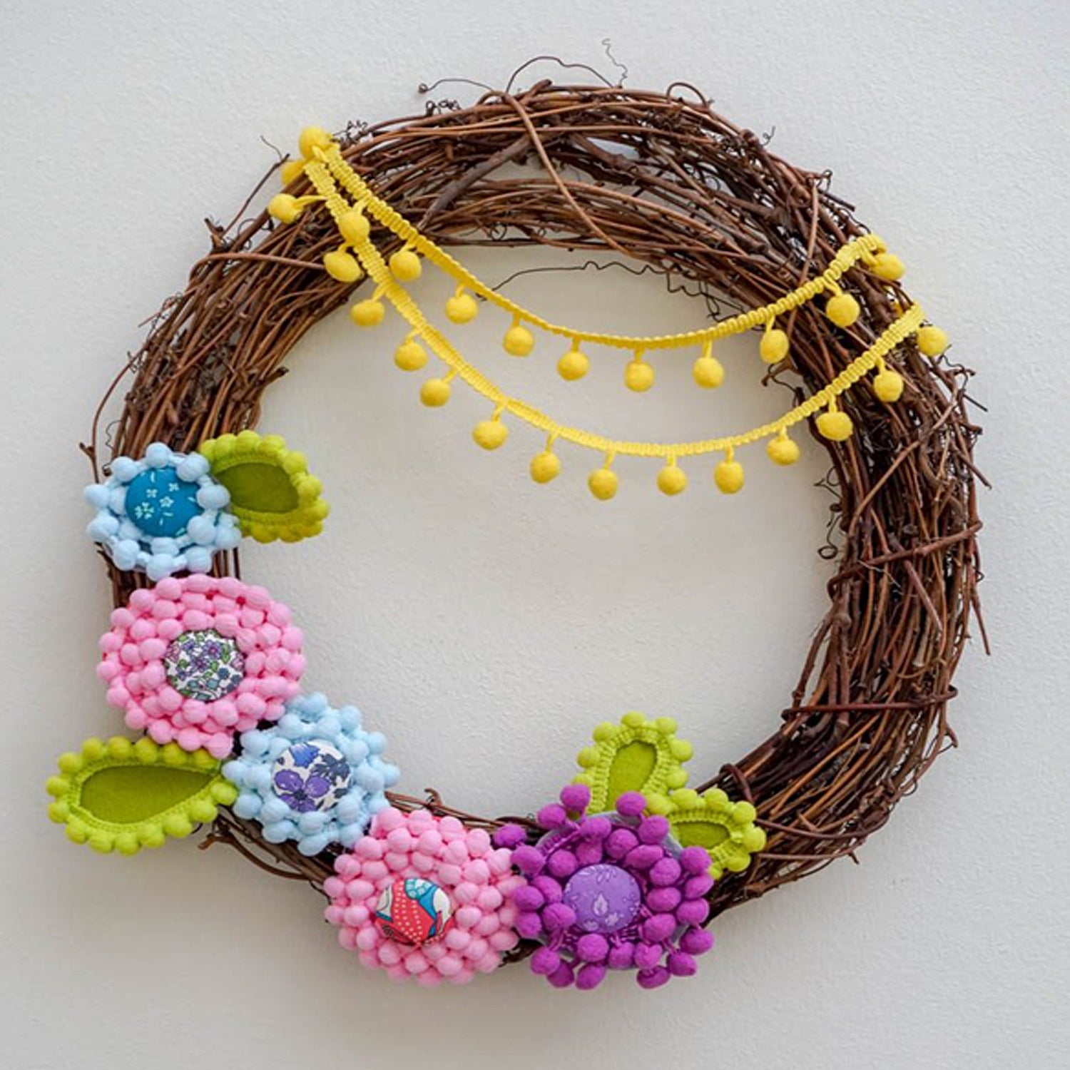 Lo lita 5/8" Pom Pom Fringe Trim (Sold by the Yard) Trims & Fringes