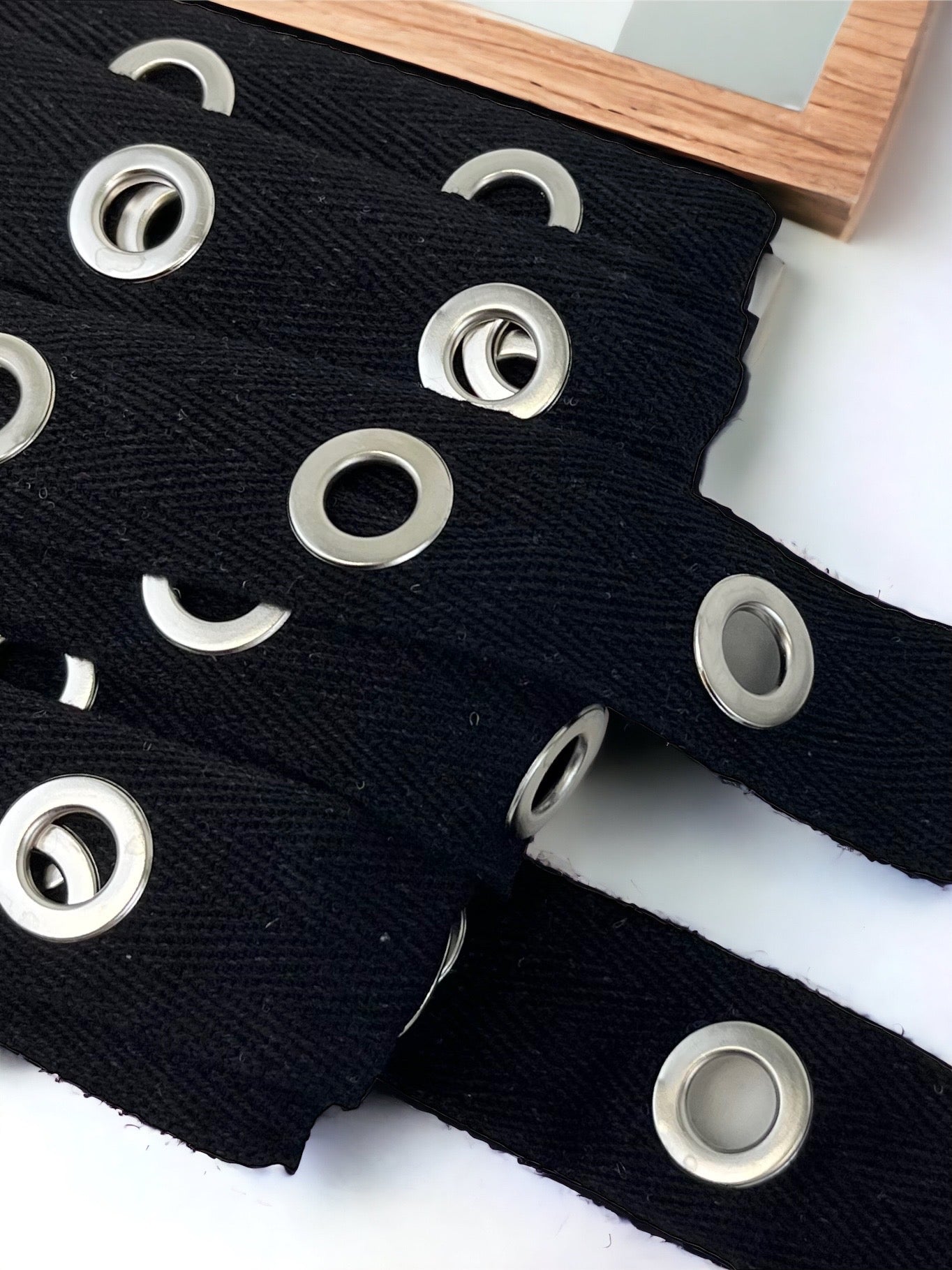 Birdie Silver Finish Grommet Eyelet Tape Trim (Sold by the Yard) Trims & Fringes