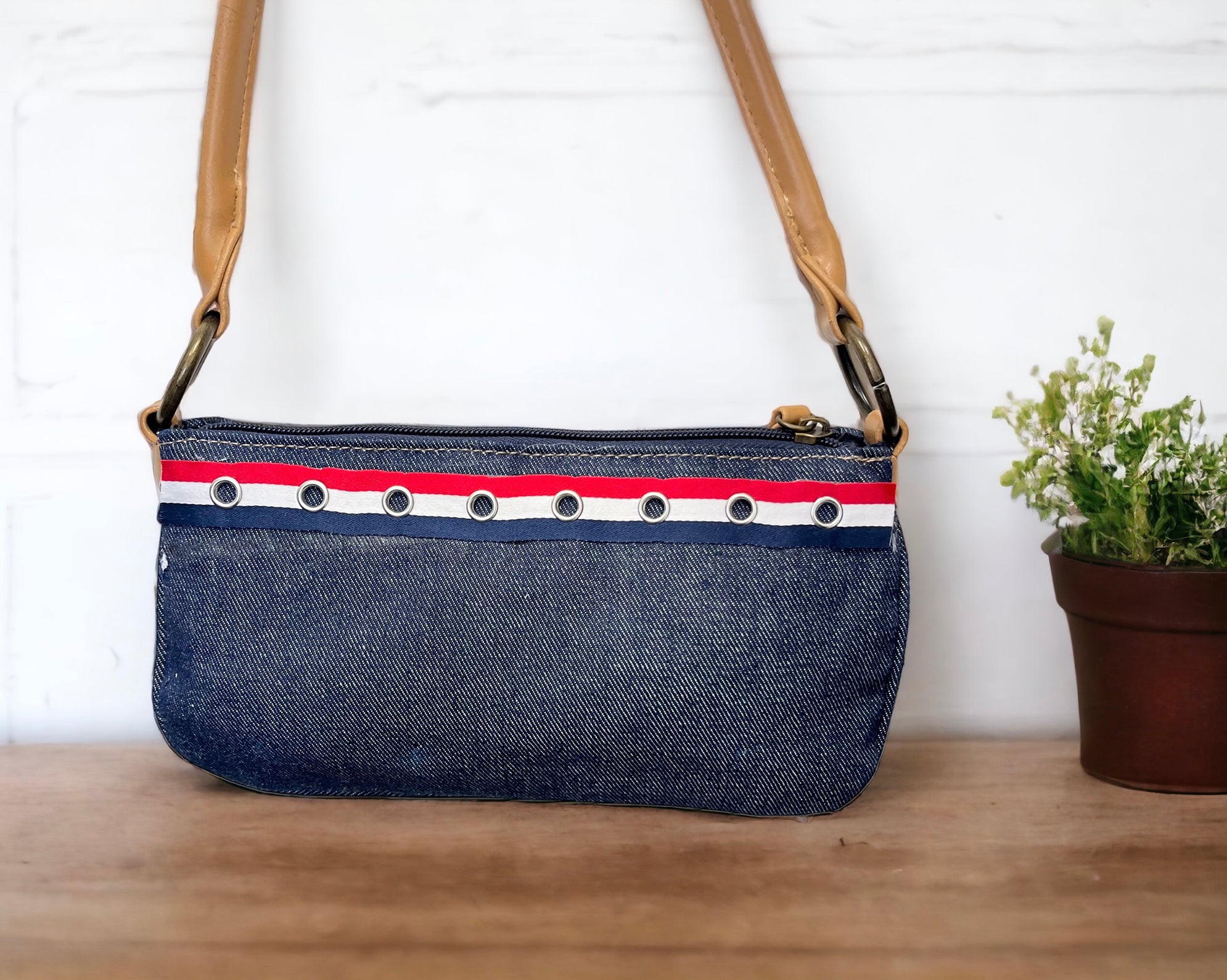 Americana Grommet Eyelet Tape Trim - Red/White?Blue (Sold by the Yard) Trims & Fringes