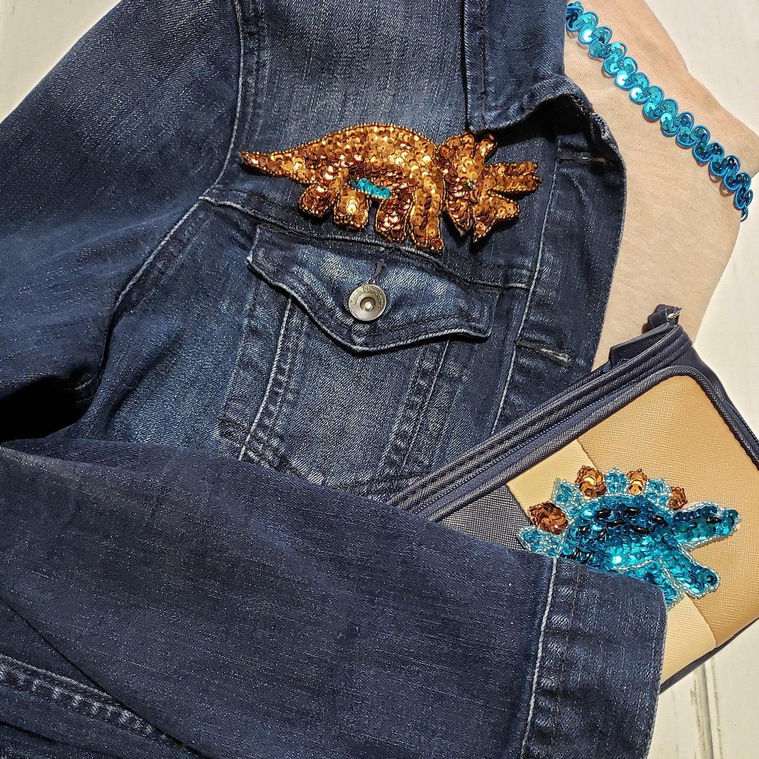 Pat Apathosaurus Dinosaur Sequin Applique/Patch - Multi Colors Sequin & Beaded Appliques