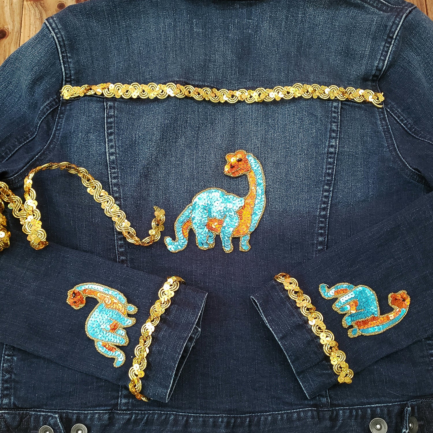 4 3/4" x 4" Billy Brontosaurus Dinosaur Sequin Applique/Patch - Multi Colors Sequin & Beaded Appliques