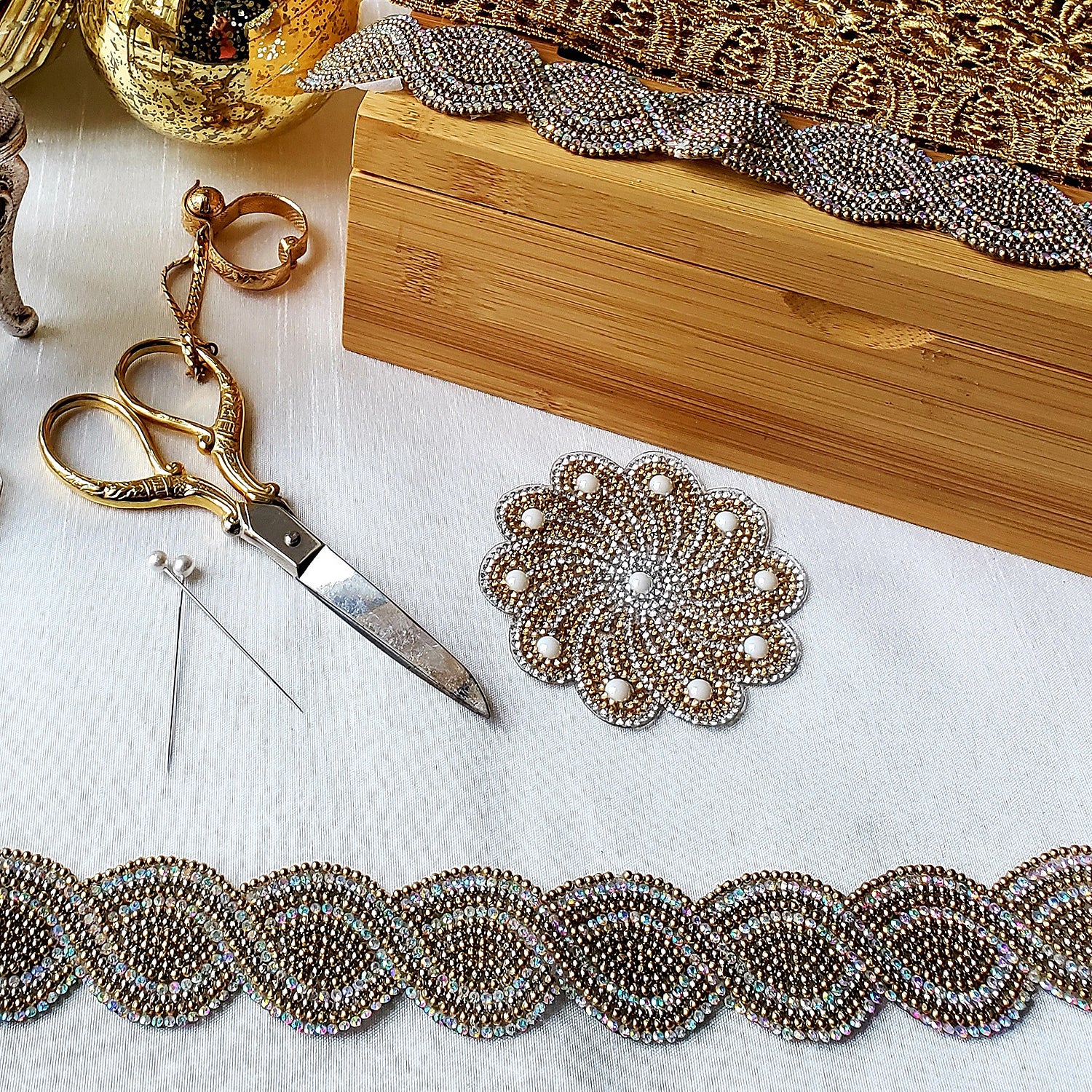 Glenda Iron-on Glass Pearl Motif Applique/Patch Iron-on Embroidered Appliques