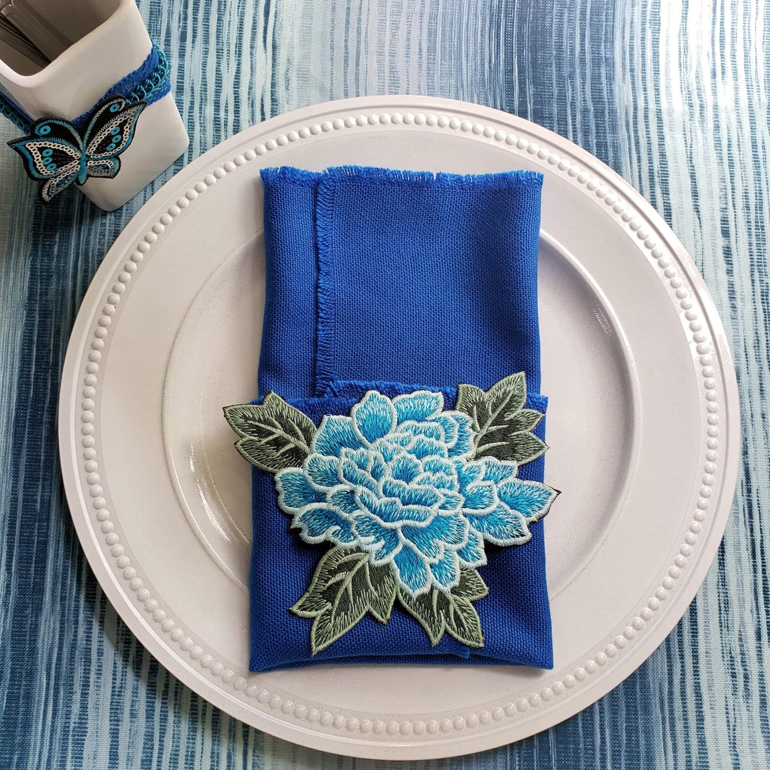 Chante Iron On Embroidered Flower Applique/Patch Patch Appliques