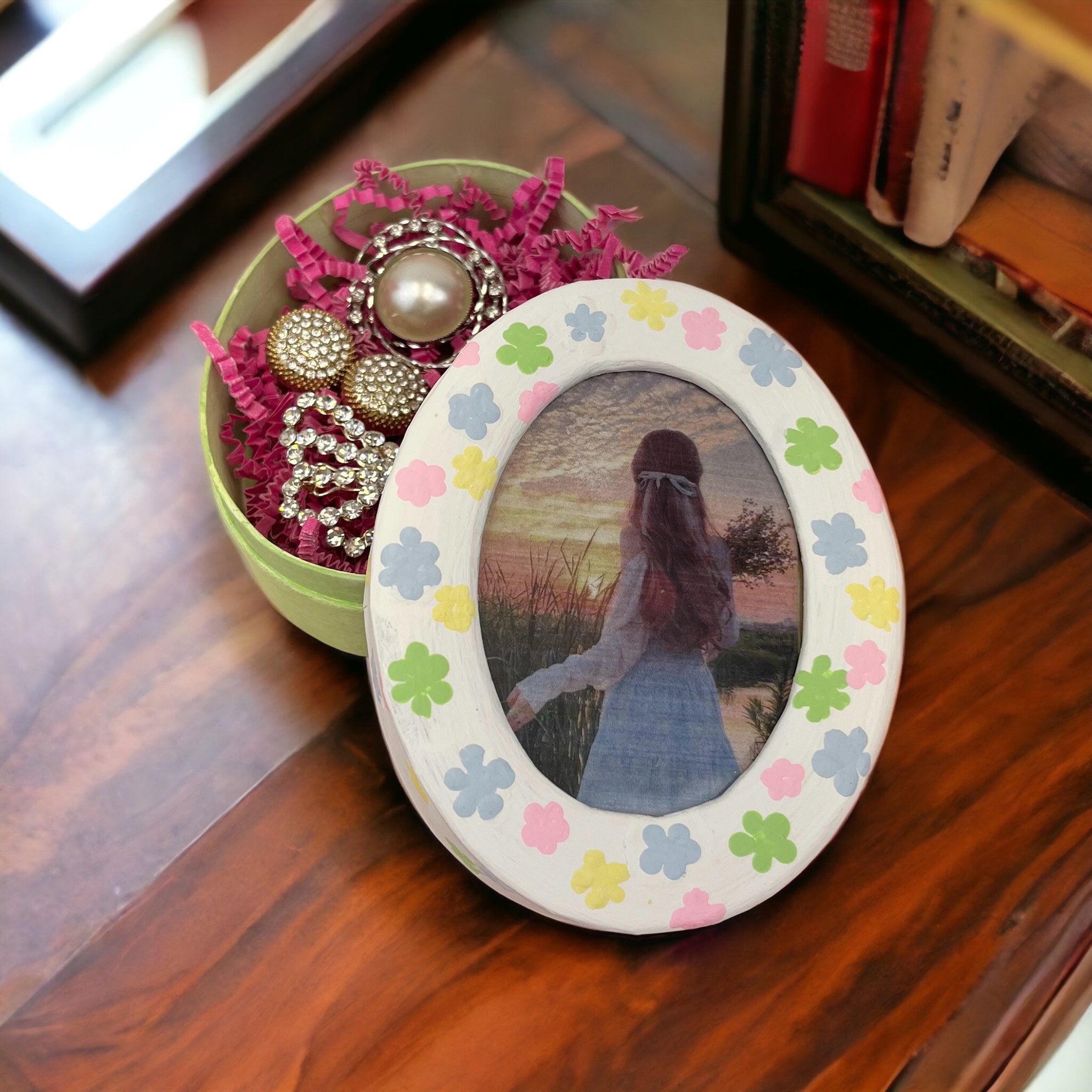 Oval Photo Box - Small    - Natural