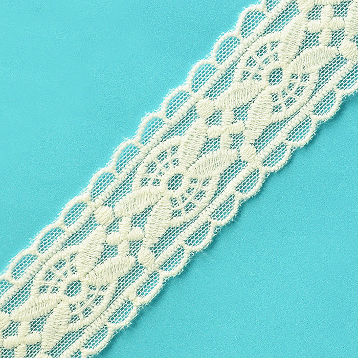 Luci 1 1/4" Leaf and Medallion Scalloped Lace Trim (Sold by the Yard)