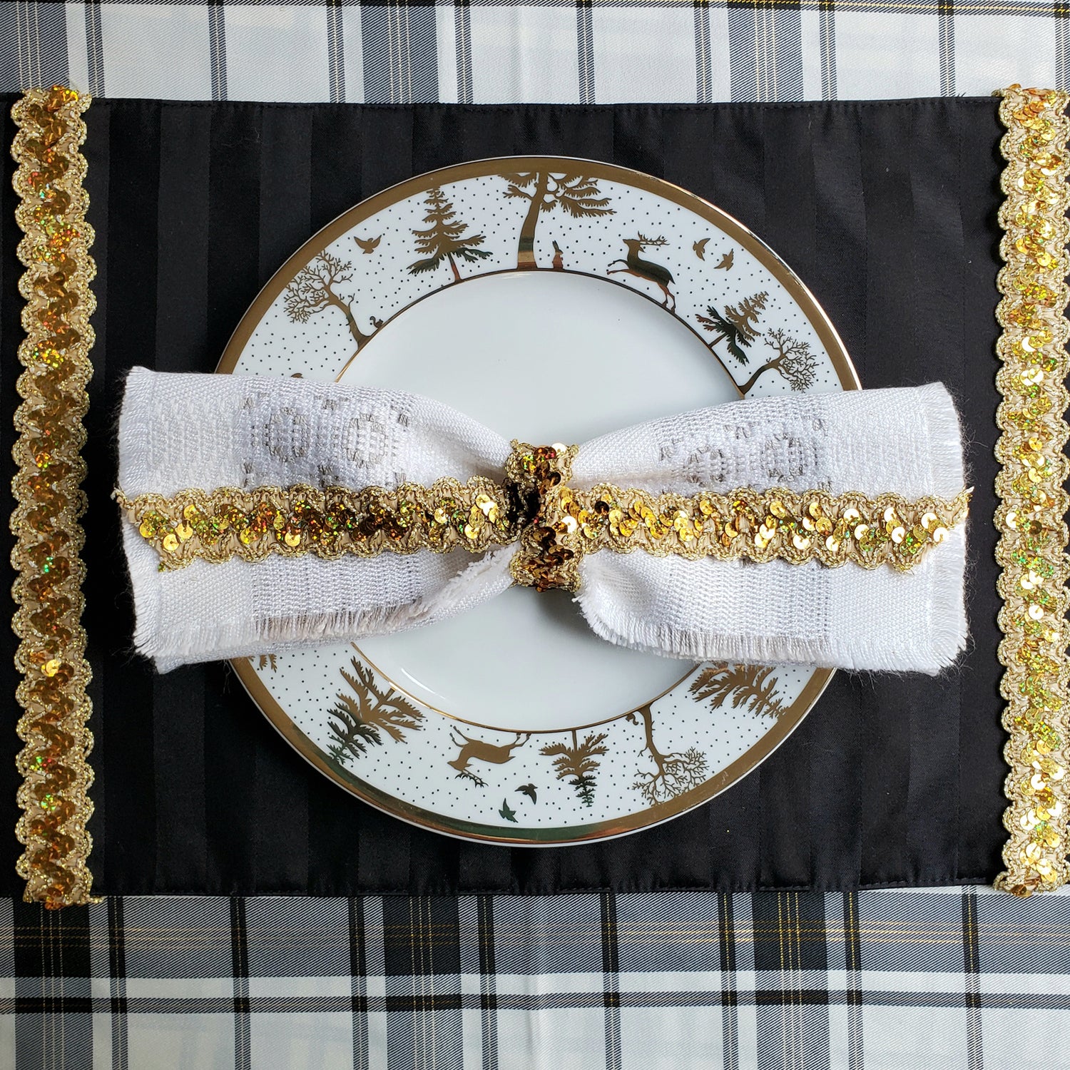 5 yards of Brennar Scallop Edge Sequin Braid Trim   - Gold